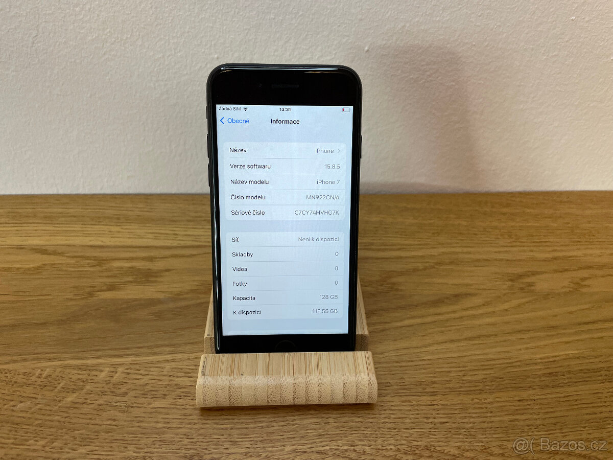 Apple iPhone 7 128GB Black - baterie 82% - 2