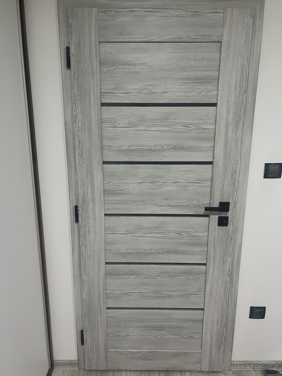 Obložky (zárubně) + dveře 80L - 2