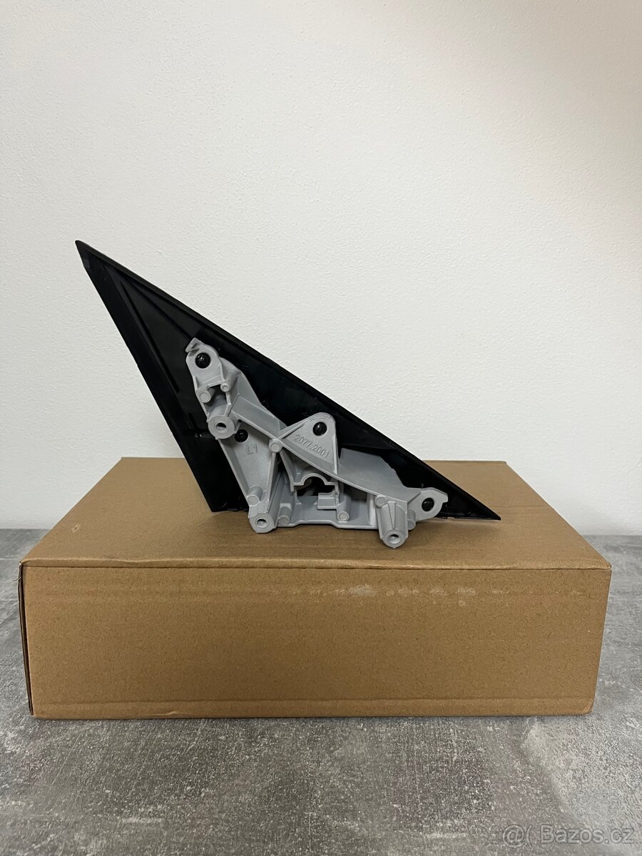 BMW F30 / F31 – držák zrcátka levý (montážní trojúhelník) - 2