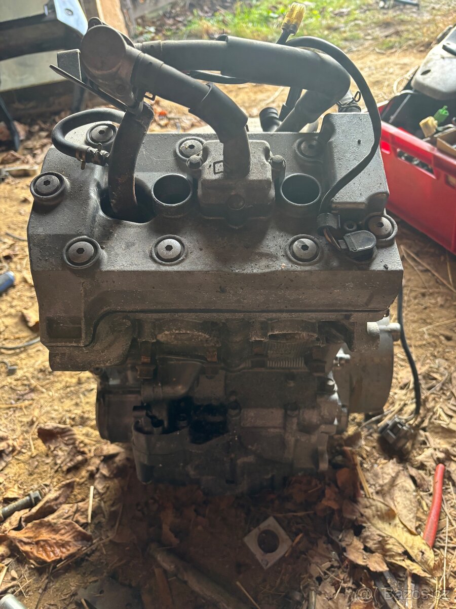 Motor na Yamaha TDM900 01-10 typ N402E - 2