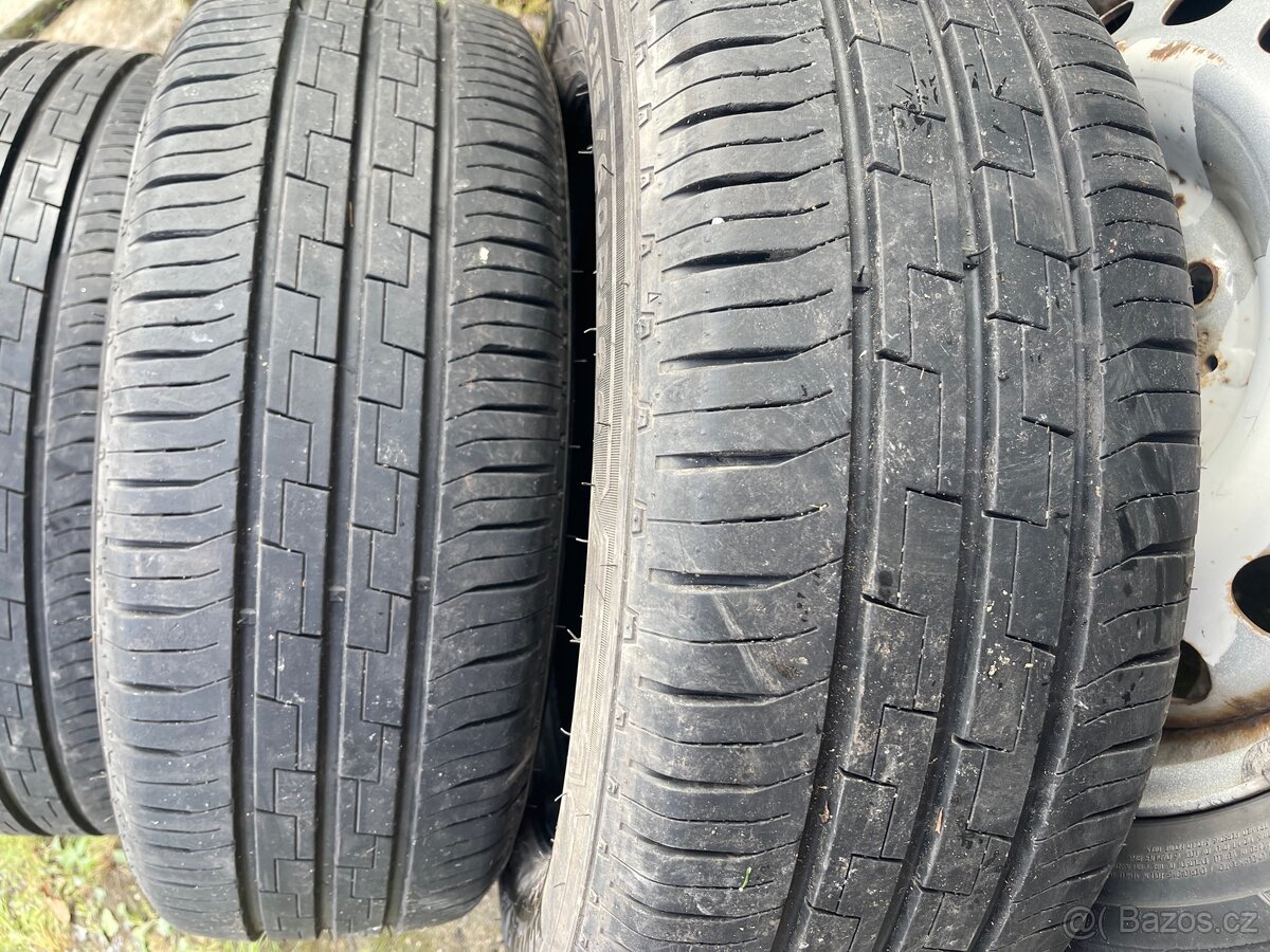 Imperial Ecovan 3 RF19, 215/60R16C - 2