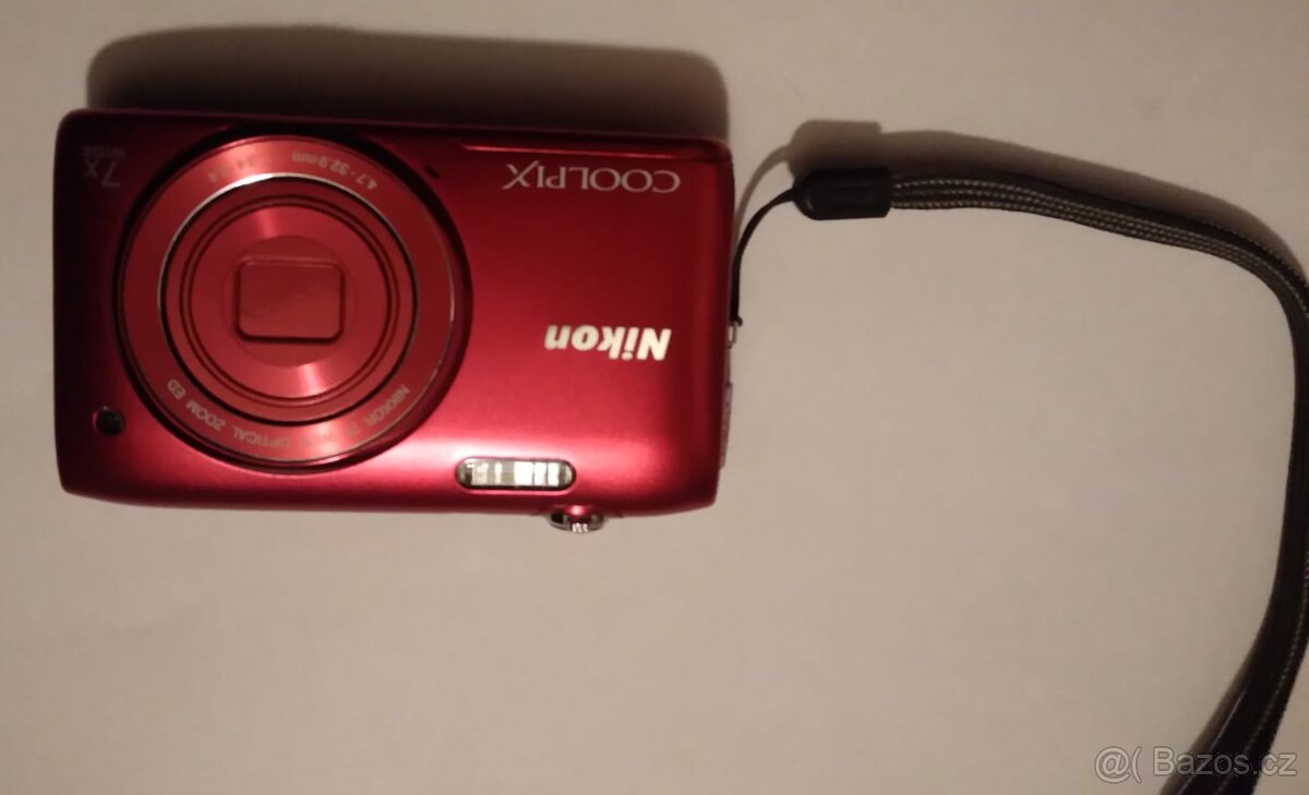 Prodám červený Coolpix S3400 - 2