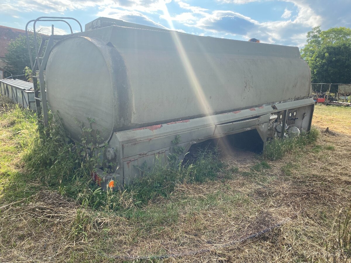 6000l. nádrž - 2