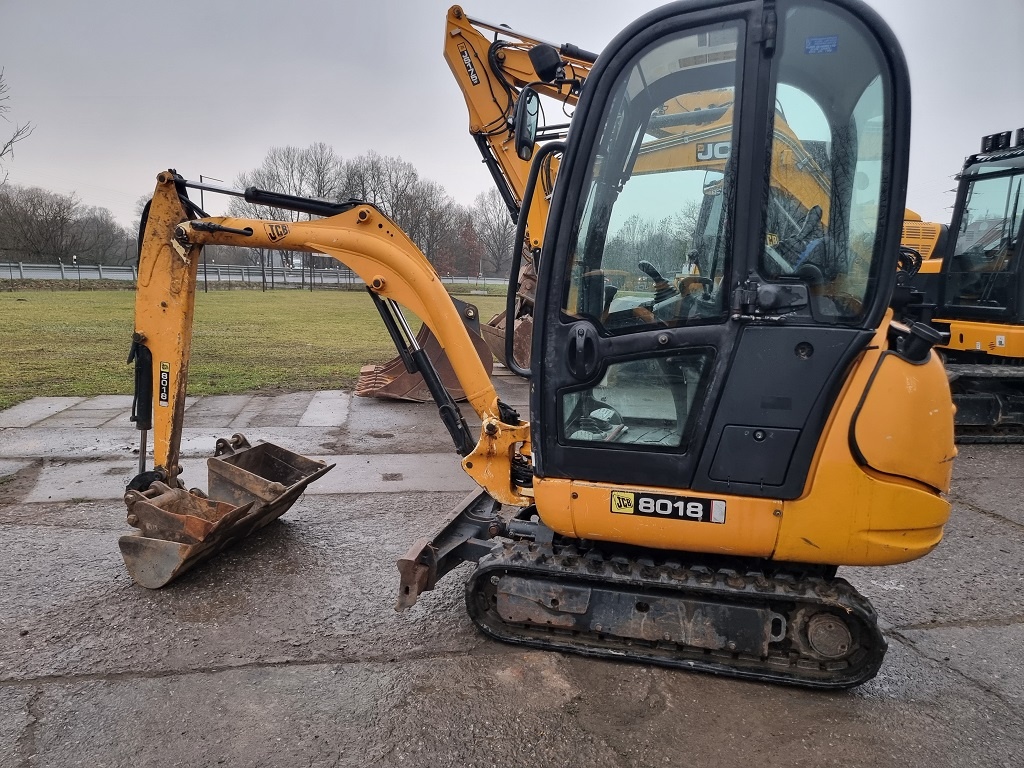 JCB 8018 2009 - 4350mth - 3 lžíce - 2