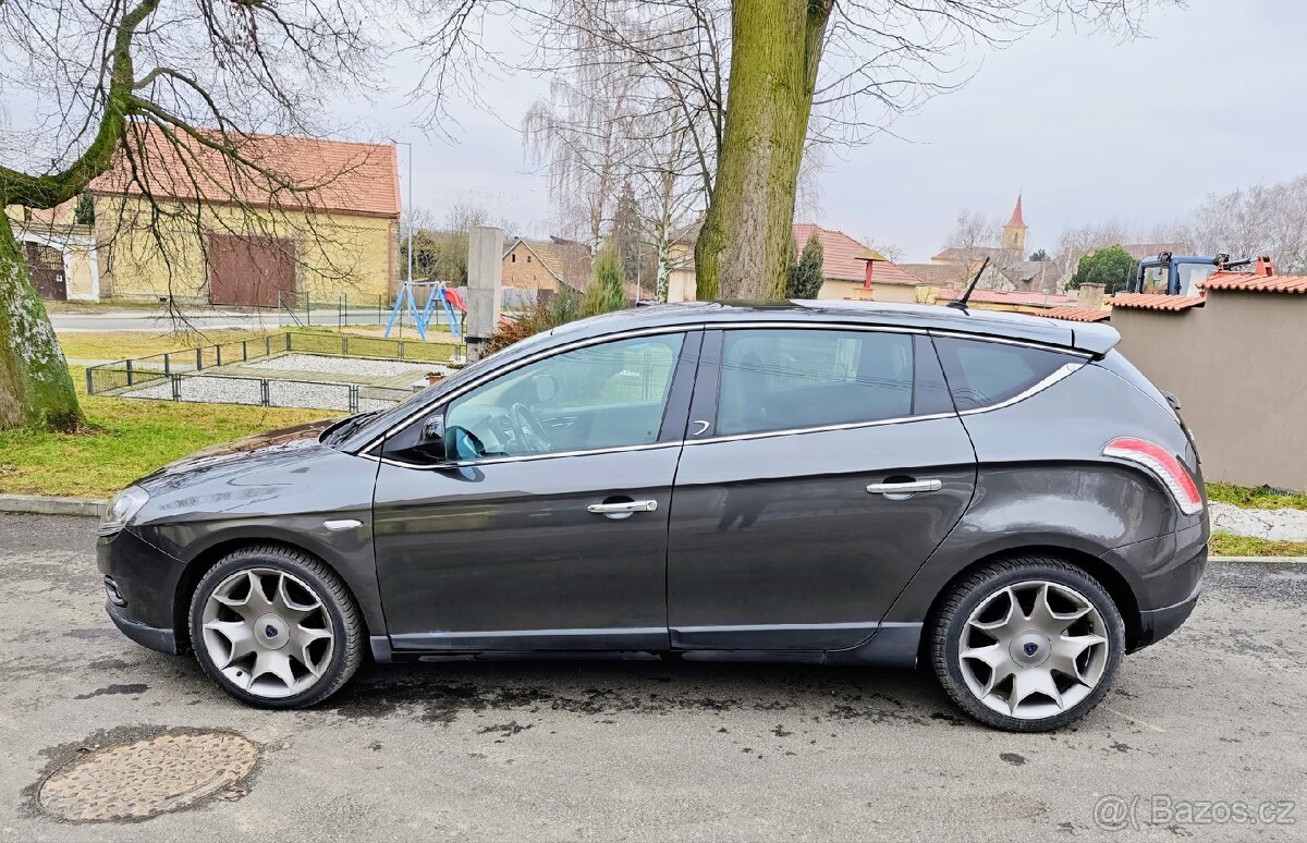 Lancia delta 1.6 Multijet automat Platino - 2