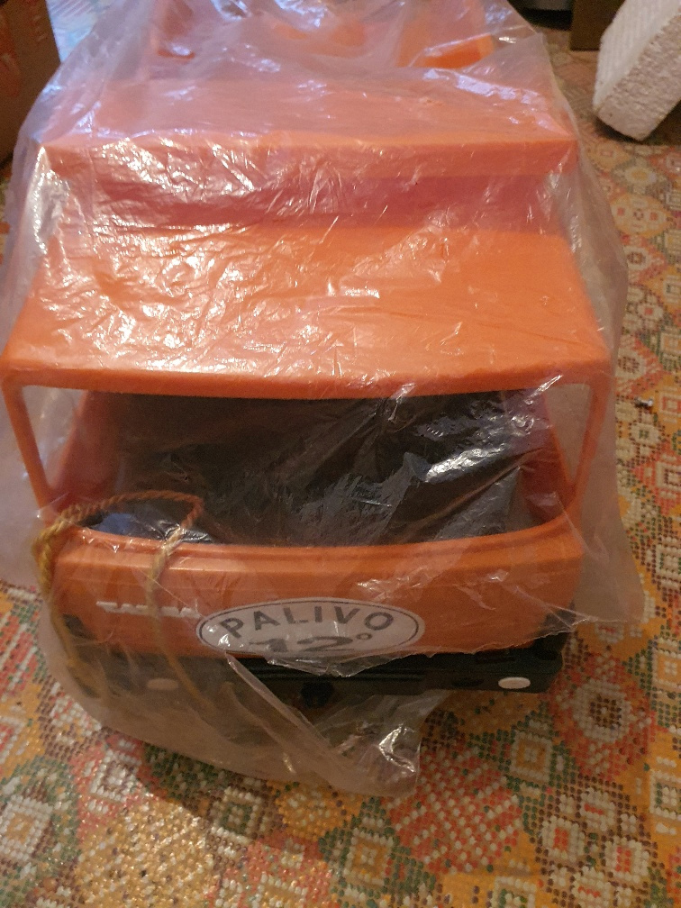 Auto TATRA 813 - sklápěčka - 2