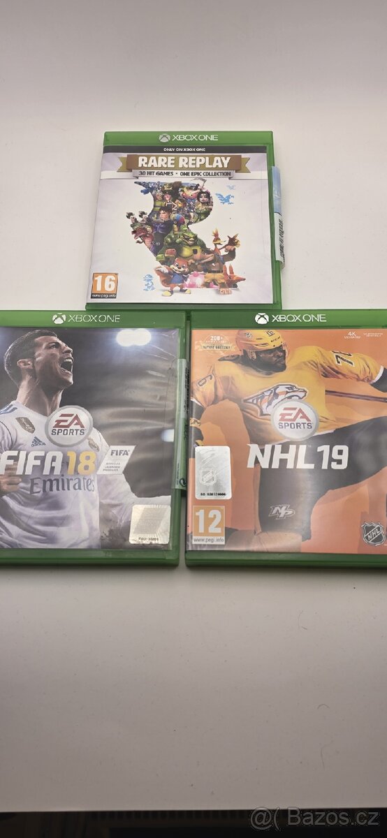 XBOX series One S 1TB + 2 ovladače - 2