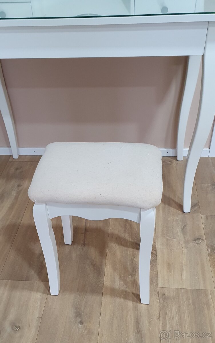 Toaletní stolek se stoličkou - 2