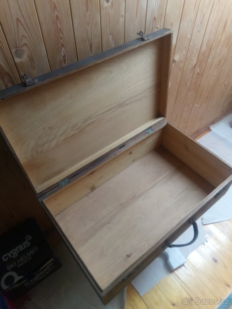 Starožitný dřevěný kufr - 2