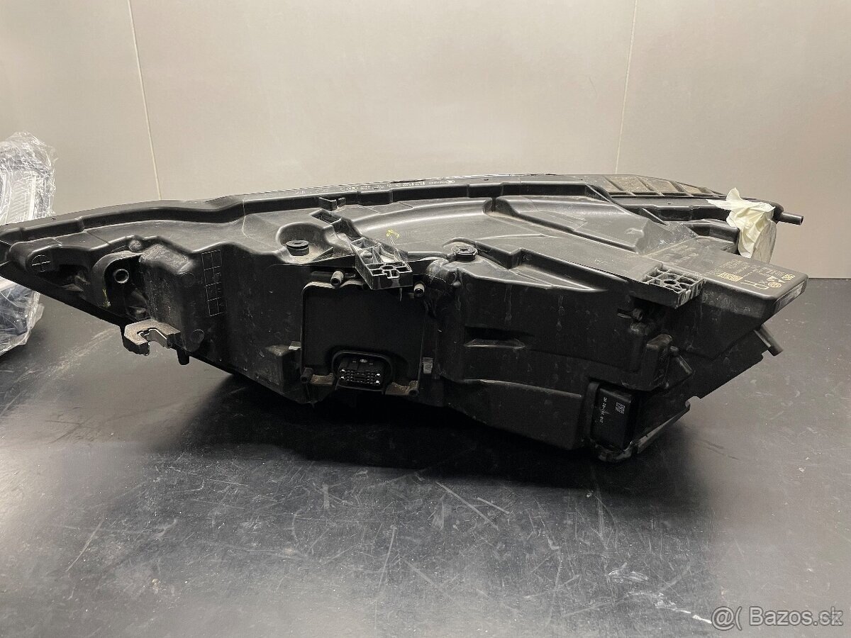 Svetlo Audi A8 D5 Matrix - 2