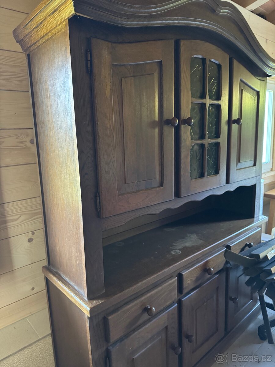 Dubová skříň antik - 2