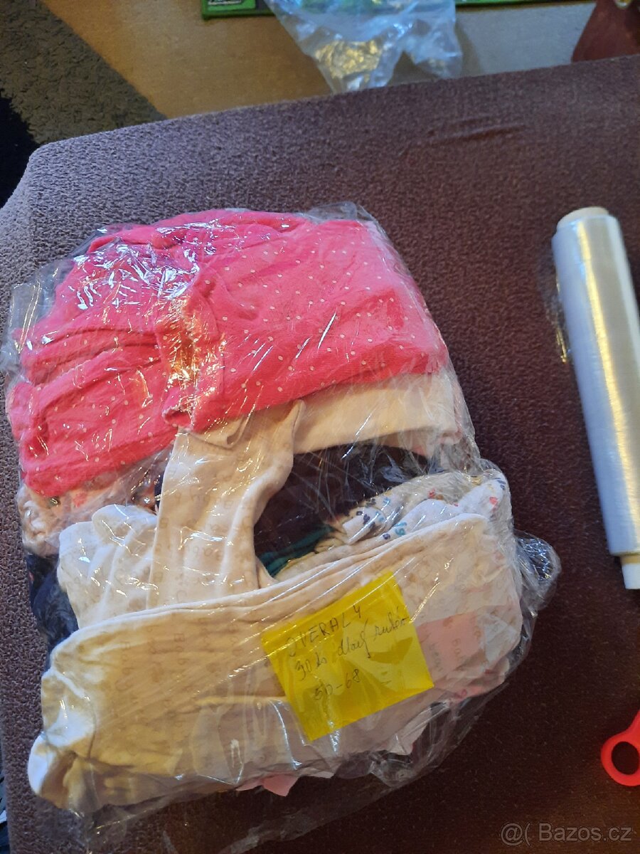 Balik overalů 30 ks - 2