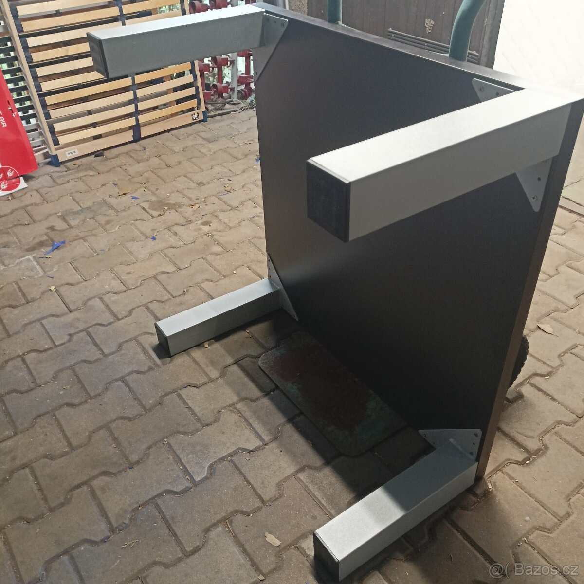 Stůl konferenční - 2