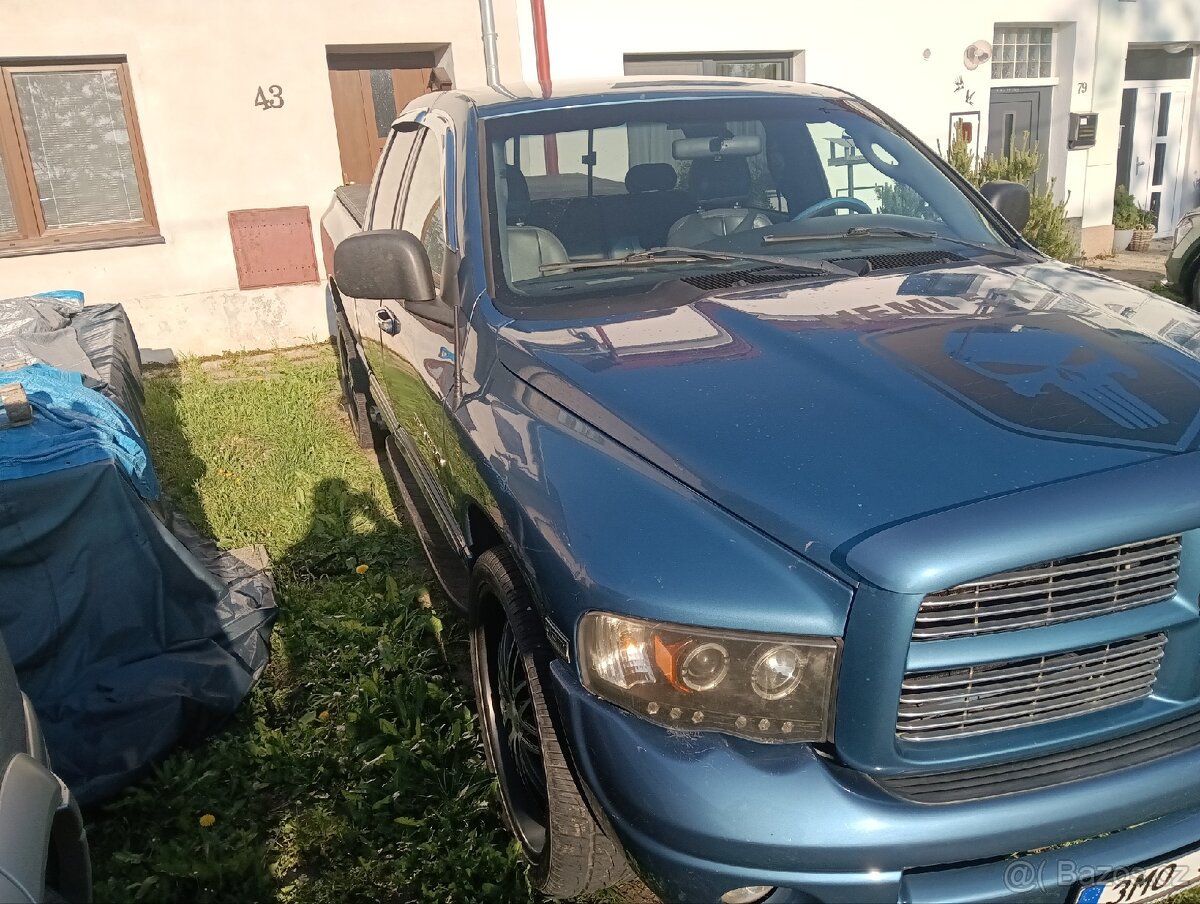 Dodge RAM 1500 5,7 - 2