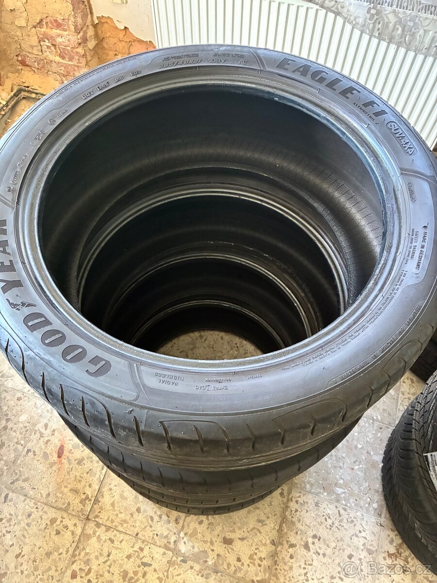 Letní pneu 285/40 R21 - 2
