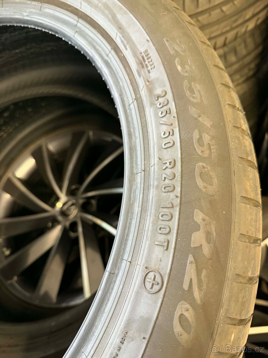 Zánovní pneu - 235/50 R20 100T - 2