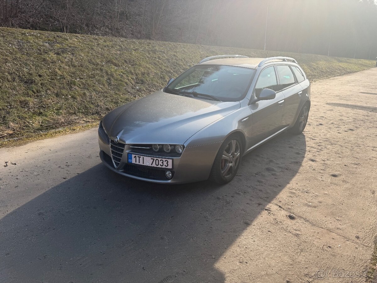 Prodám Alfu Romeo 159 2.4 JTDM 147kw - 2