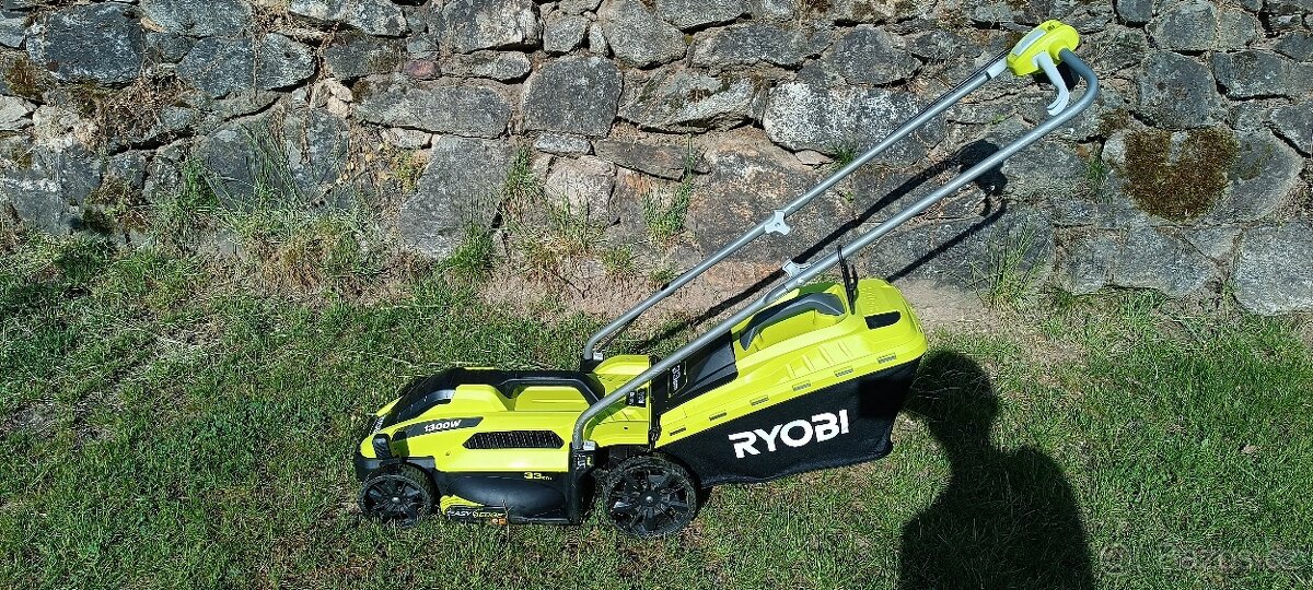 Ryobi RLM13E33S - 2