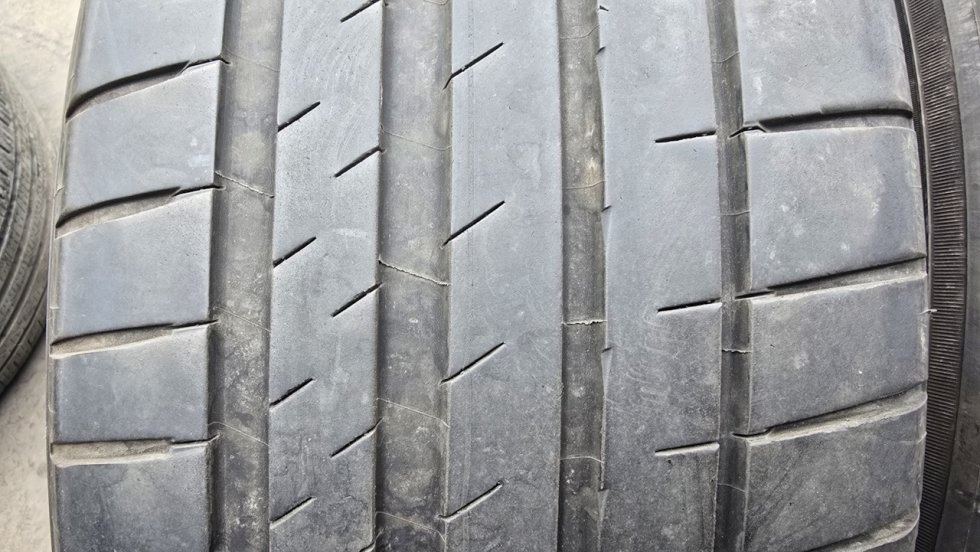Letní pneumatiky 235/45/18 Michelin - 2