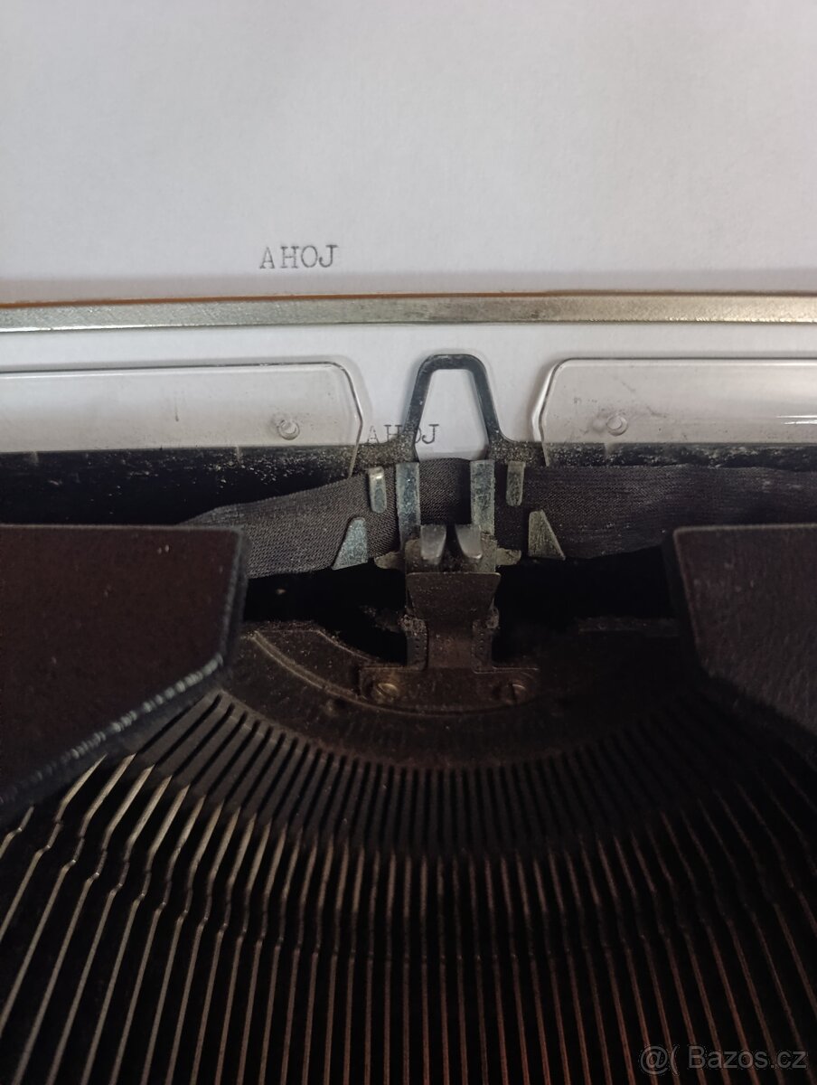 Kufříkový mechanický psací stroj Remagg - 2