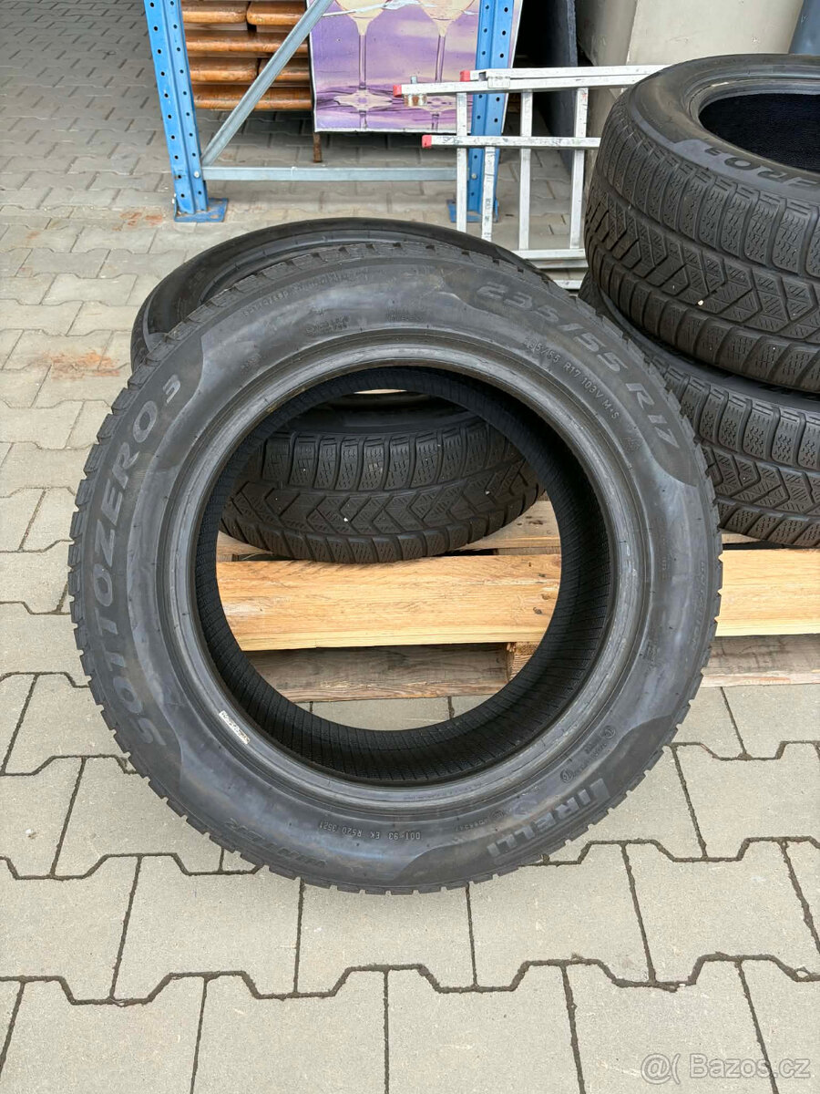 PNEU 235/55 R17 - 2