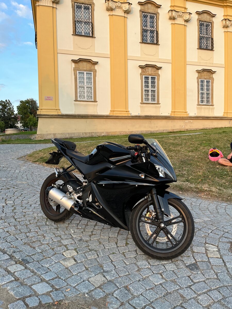 Yamaha YZF-R125, A1, 2011 - 2