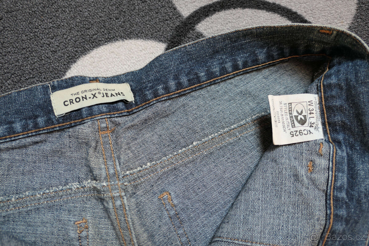Cron-x jeans , Svetr černý , Wrangler kalhoty - 2