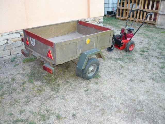 Motorové kolečko - vyvážečka - 2