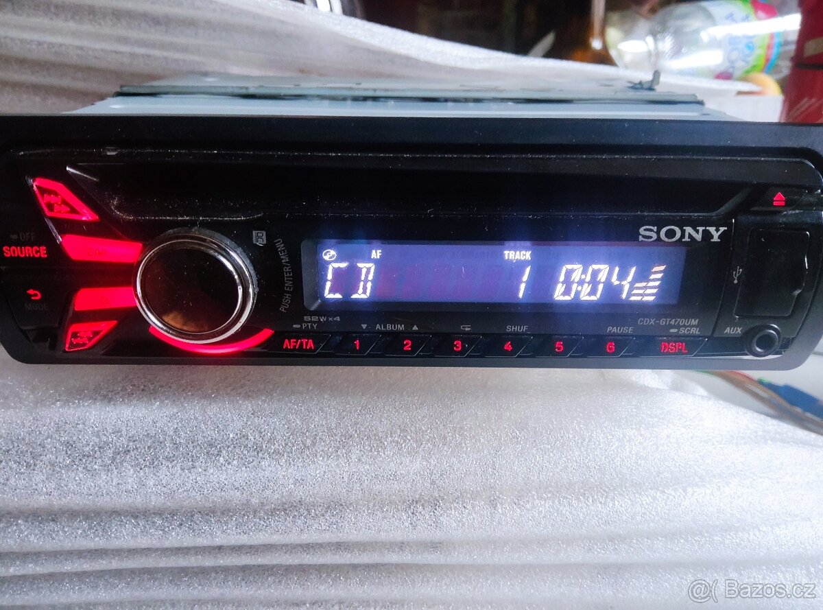 Sony CDX - GT 470 UM - 2