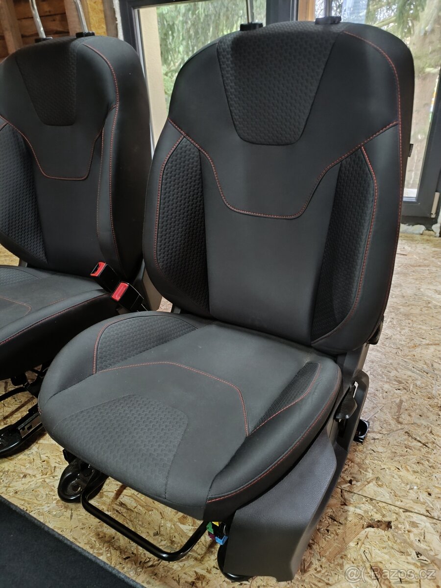 Sedadla FORD Focus ST Line (MK3) velmi zachovalá, vyhřívaná - 2