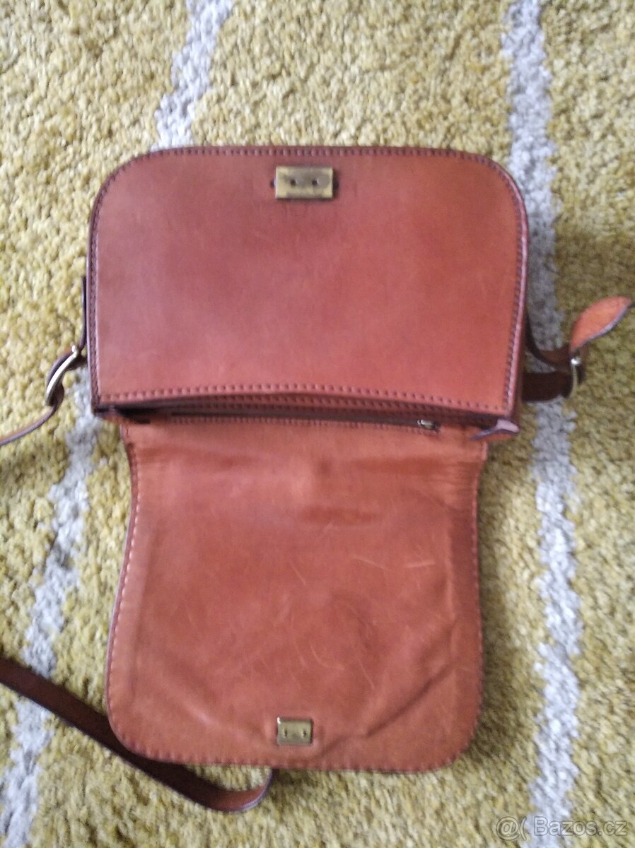 Kožená kabelka s plastikou koňské hlavy - 2