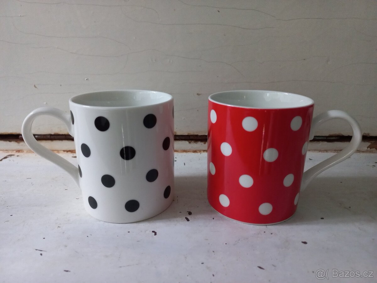 2x hrnek s puntíky +2x plecháček pro děti - 2