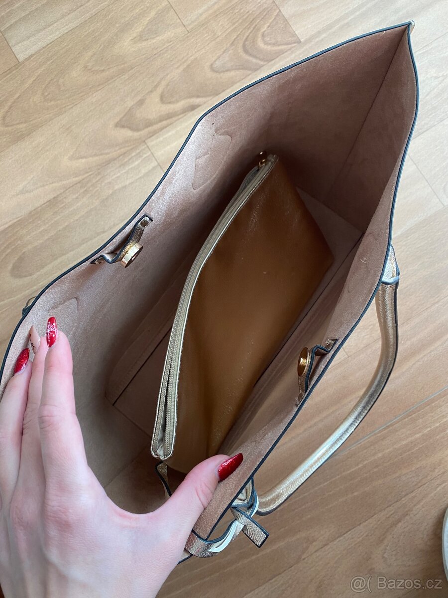 Zlatá kabelka značky H&M - 2