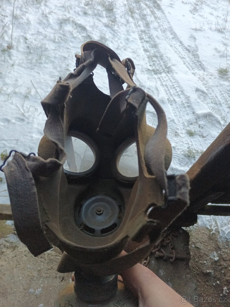 PLYNOVÁ MASKA S FILTREM - 2