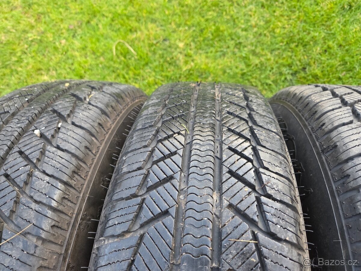 Zimní pneu Syron Everest C 225/75 R16C 121/120S - 2