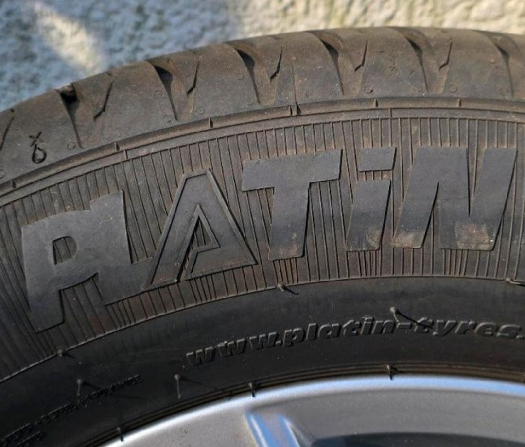 Alu kola vw 5x112 r15 6j et43 letni pneu 195/65/15 - 2