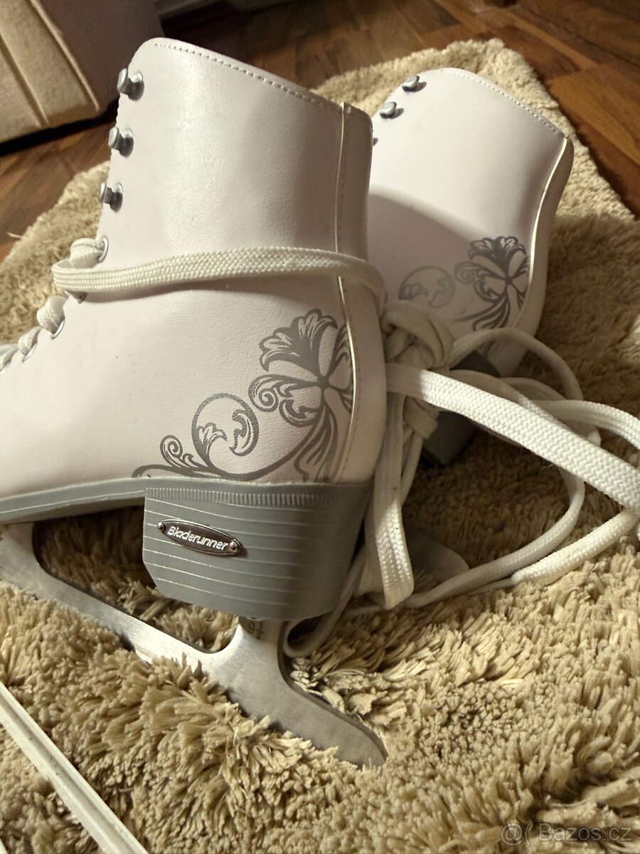 Dámské lední brusle Bladerunner velikost 38 - 2