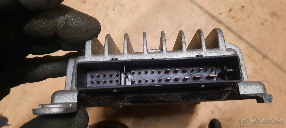 Zesilovac bose audi a4 8e 355013 - 2