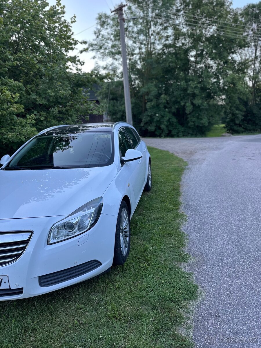 Prodává se Opel Insignia, rok výroby 2013 - 2
