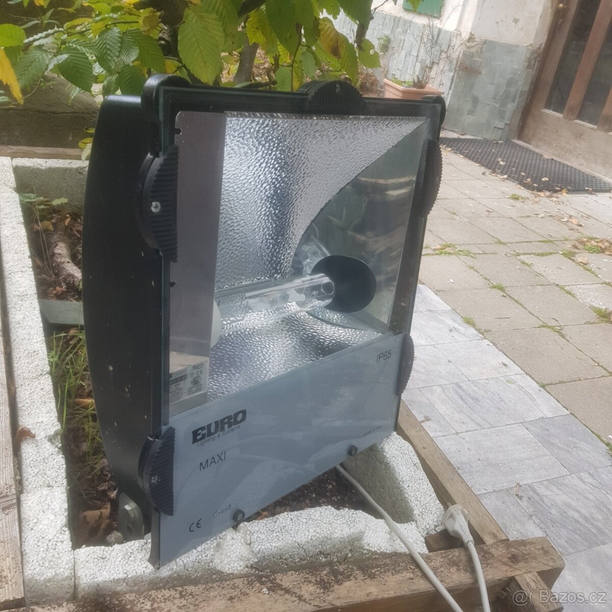 LAMPA(VÝBOJKA) 400W ,VHODNÁ I NA PĚSTOVÁNÍ + SPÍNACÍ HODINY - 2