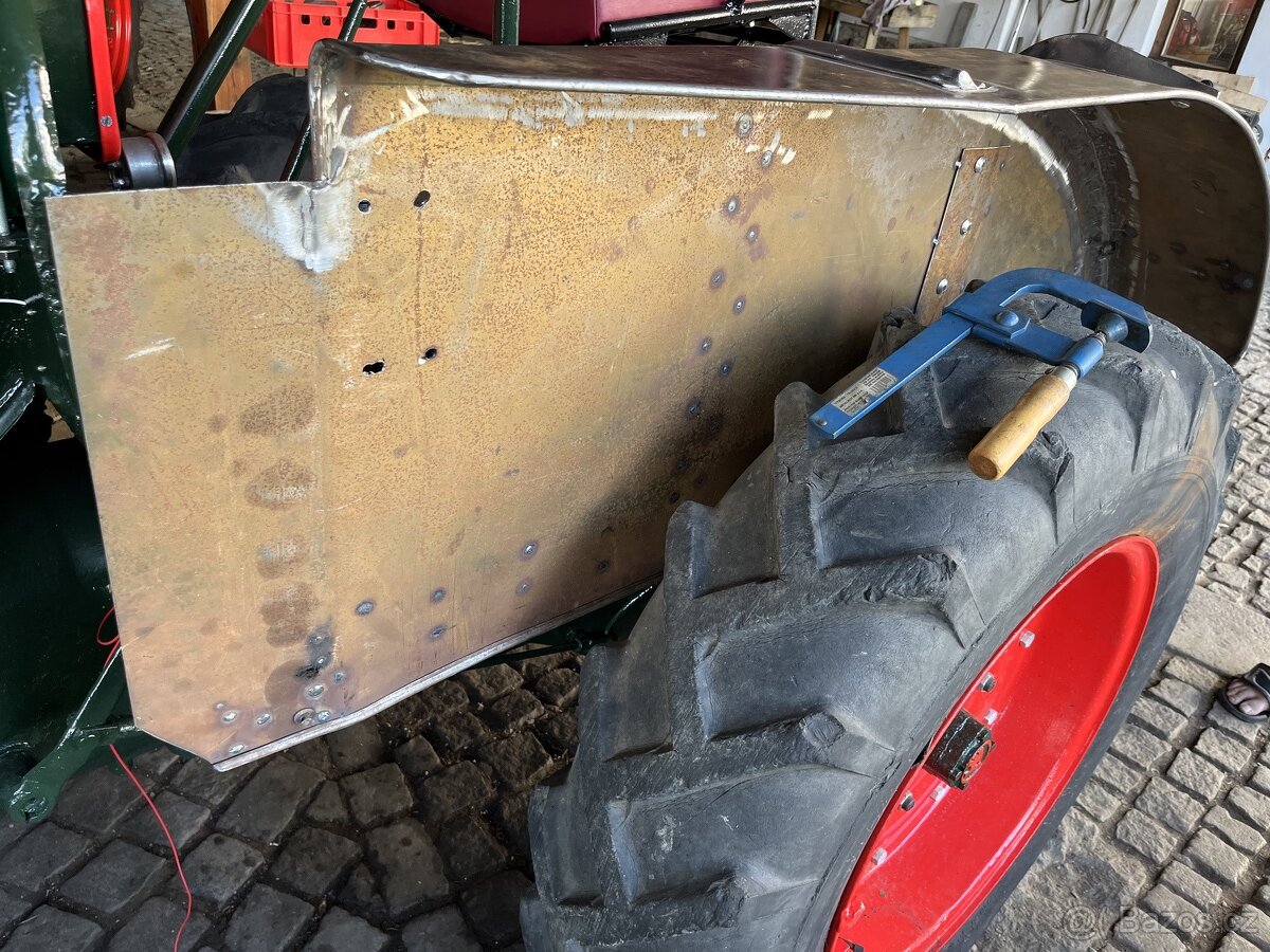 Škoda 30 blatníky - 2