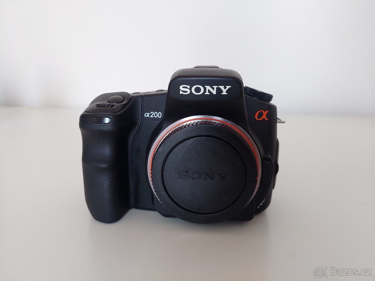 Sony A200, objektivy, příslušenství - 2