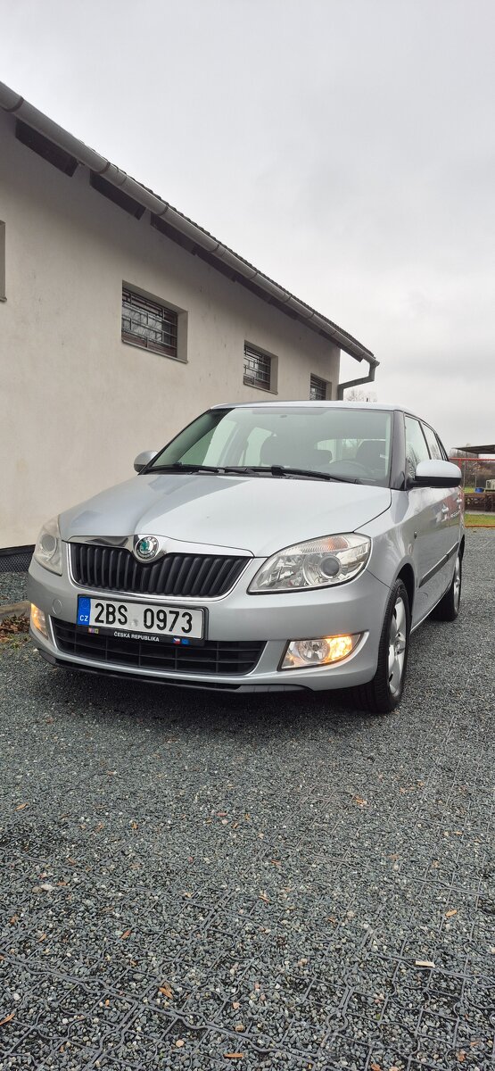 Škoda Fabia II Facelift combi1.2 TSI, stříbrná metalíza - 2