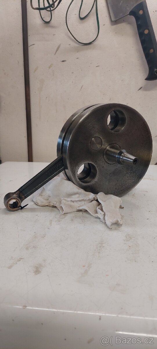 Jawa 250 (Pérák/Kývačka) klik. hřídel po GO - 2