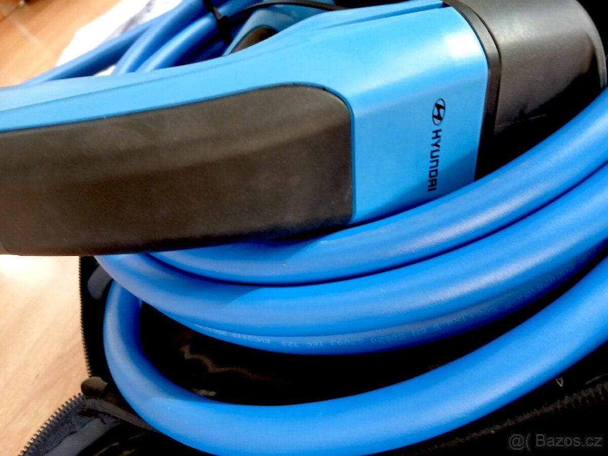 Prodám originální nabíjecí kabel Huyndai 22kW - 2