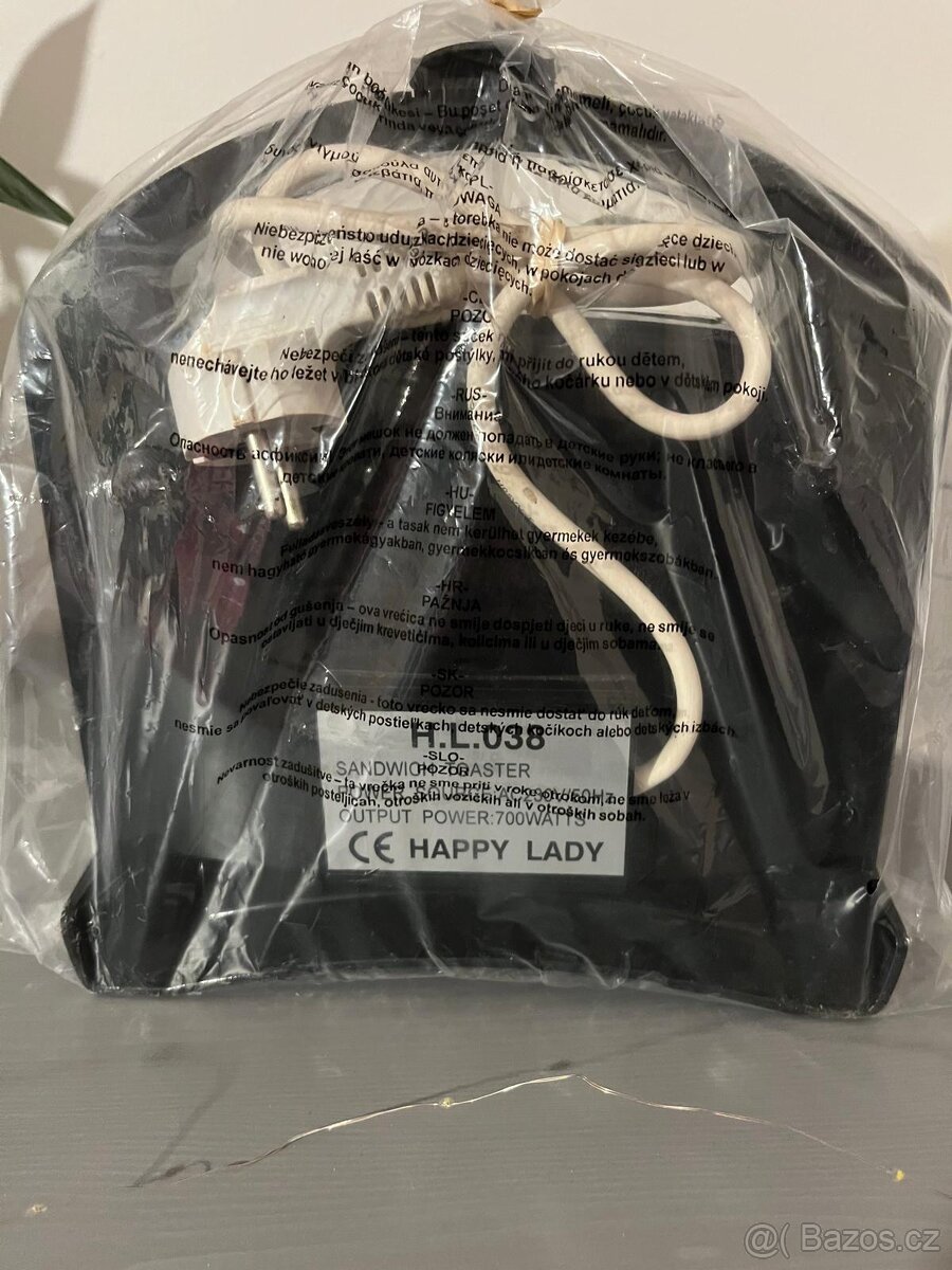 Sendvičovač HAPPY LADY 700W - 2
