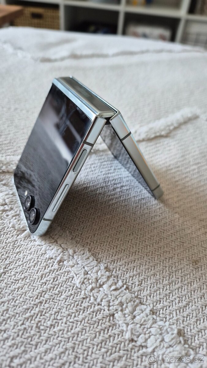 Samsunng Z flip 5 - 2