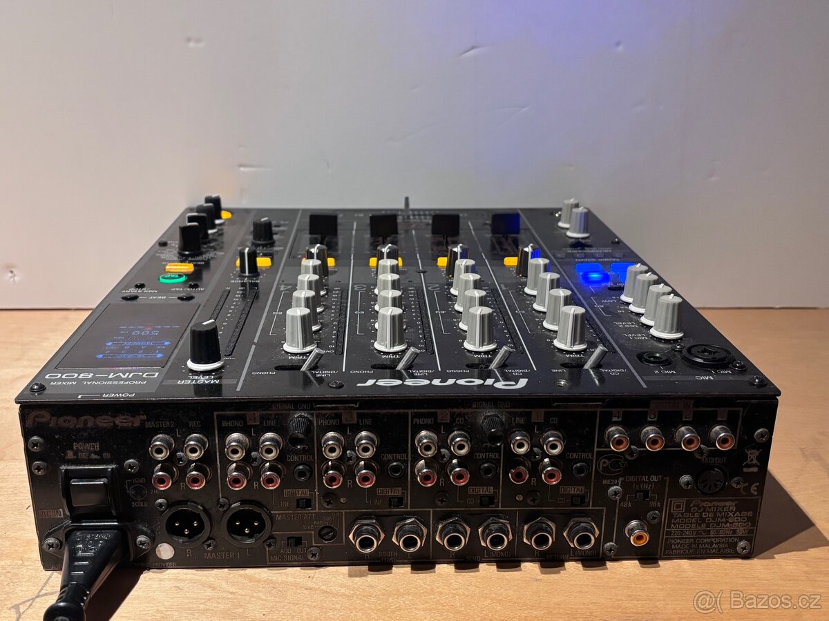 Pioneer DJM800 - 2