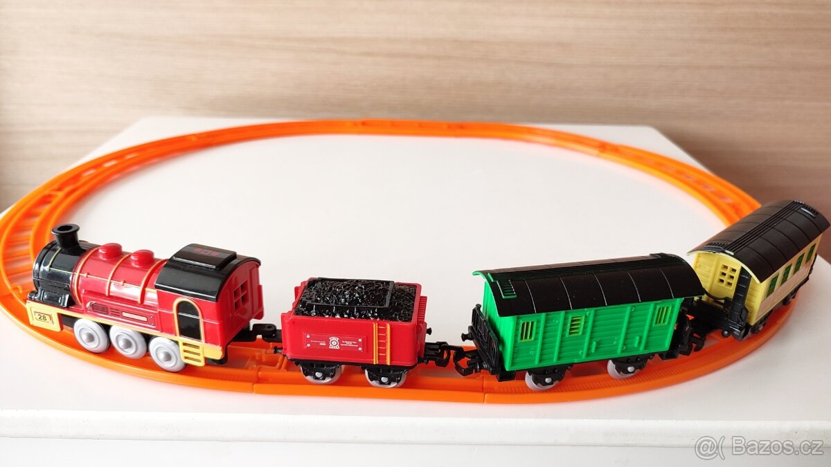 VLÁČEK NA BATERKY S KOLEJEMI – uhlák, vagonky, věk 3+ - 2