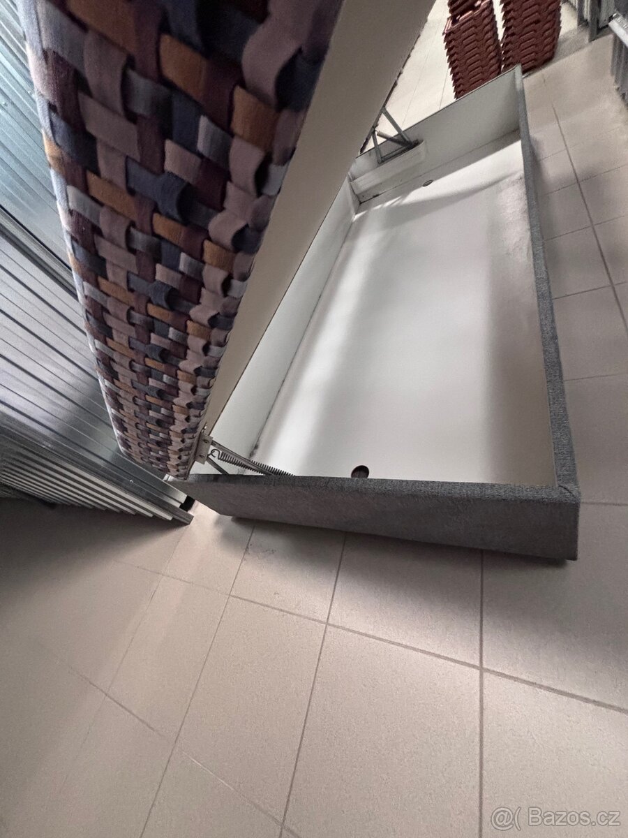 Válenda s úložným prostorem - 2